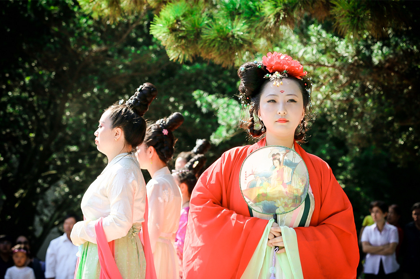 汉服游园.jpg