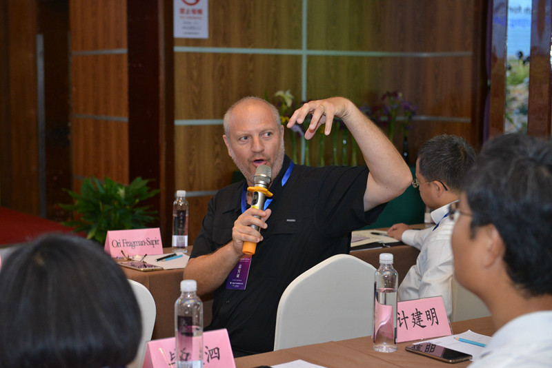 8.专家解答参会者疑问.jpg