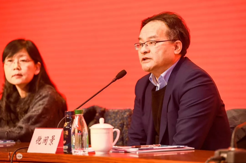上海市教育委员会副主任倪闽景(右)发表讲话.jpg 上海市教育委员会副主任倪闽景(右)发表讲话.jpg