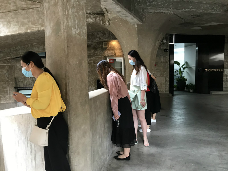 U:\信息报送\组织人事科\2020年\6月\牢记历史使命 上海植物园第一党支部与徐汇干休所第二分所党支部联合开展主题党日活动\改\党员们参观老场坊.jpg U:\信息报送\组织人事科\2020年\6月\牢记历史使命 上海植物园第一党支部与徐汇干休所第二分所党支部联合开展主题党日活动\改\党员们参观老场坊.jpg