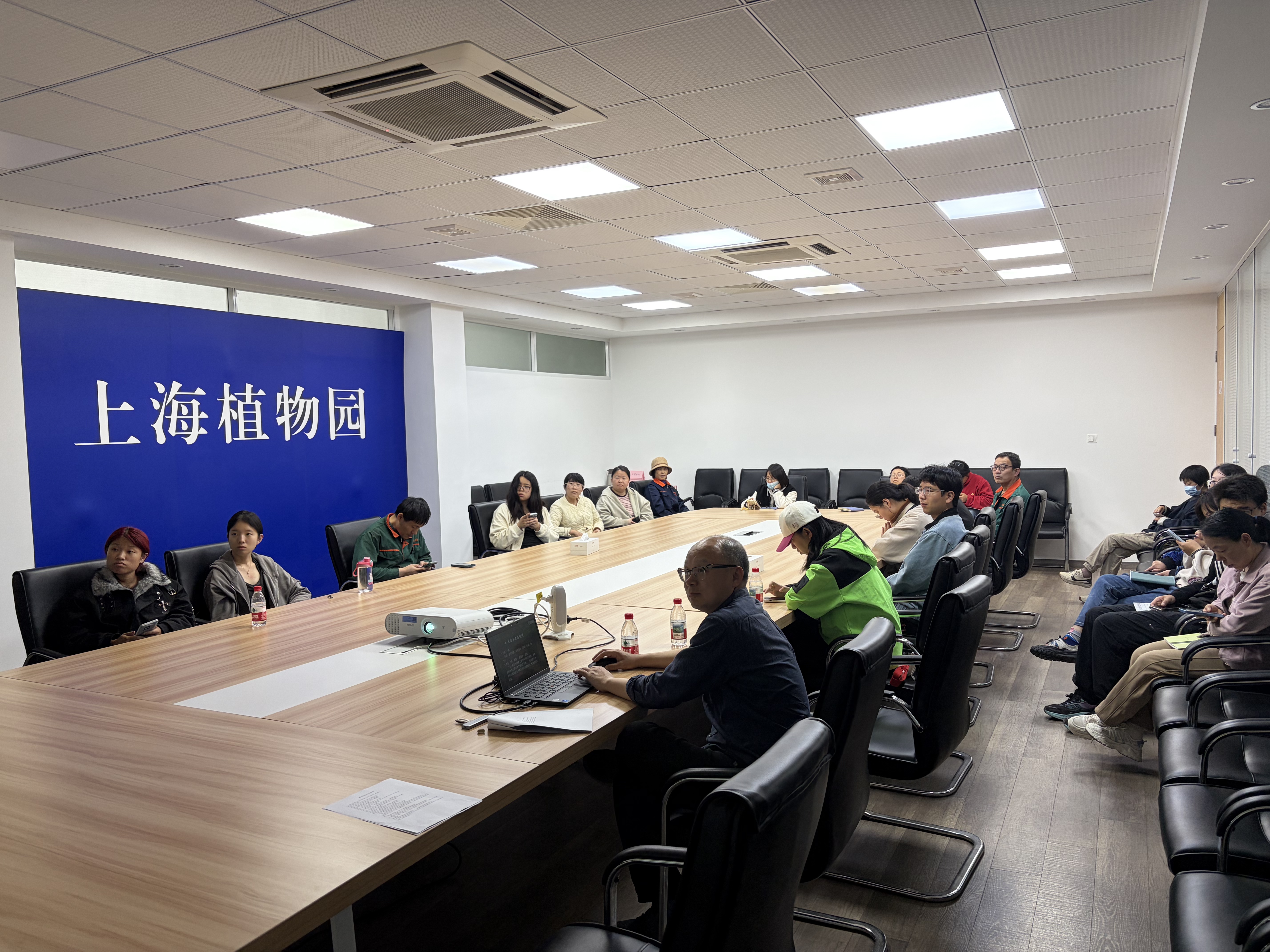 af6cbd79c72df8dea22622e695b6a5c6.jpg